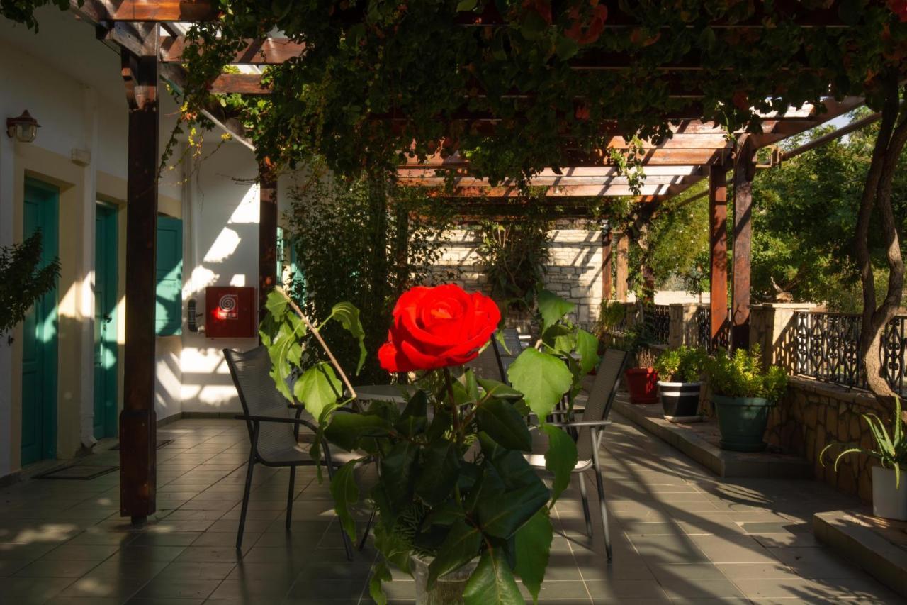 Dimitris Villa Hotel Matala Esterno foto